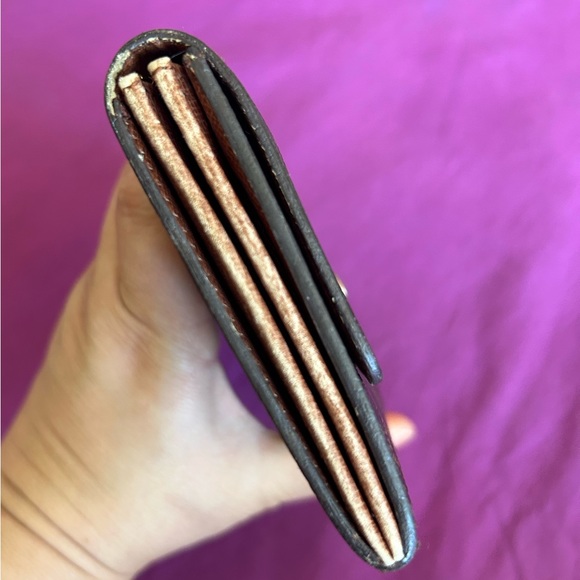 Authentic LV Wallet - Picture 3 of 5